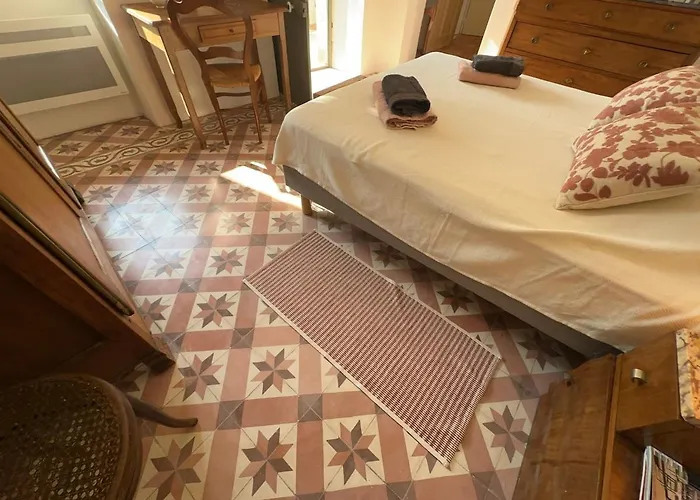 Maison Provencale-piscine-jardin Cloture-8 Pers * Collorgues