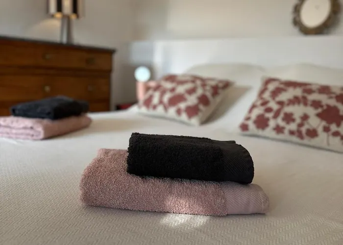 Maison Provencale-piscine-jardin Cloture-8 Pers Collorgues